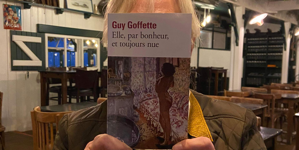 Couverture du livre "Elle, par bonheur, et toujours nue"