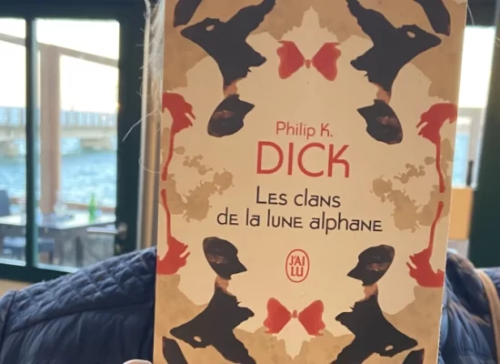 Couverture du livre "Les clans de la lune alphane"