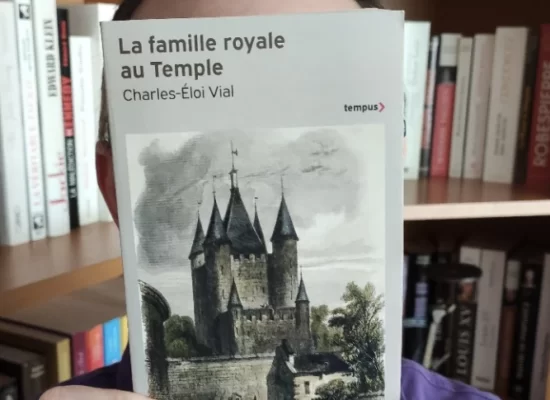 Couverture du livre "La famille royale au temple"