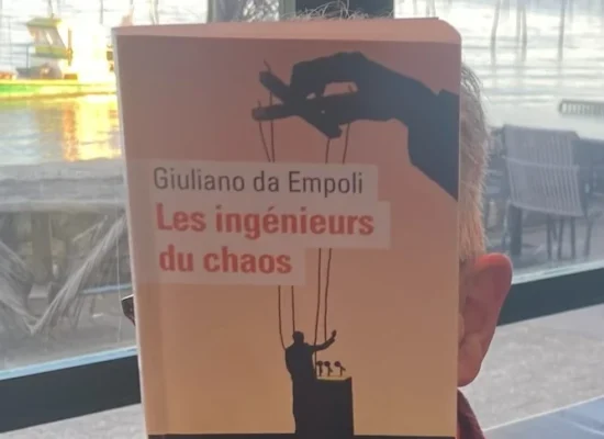 Couverture du livre "Les ingénieurs du chaos"