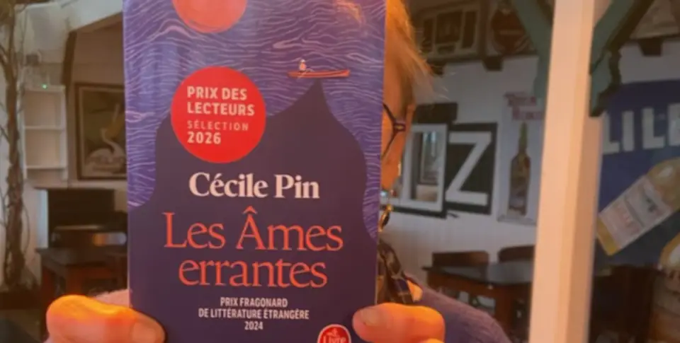 Couverture du livre "Les âmes errantes"